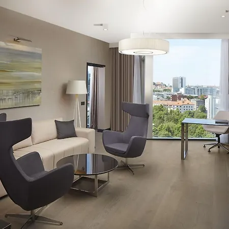 Hilton Park Hotel 4*