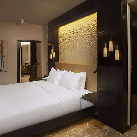 Отель Hilton Park