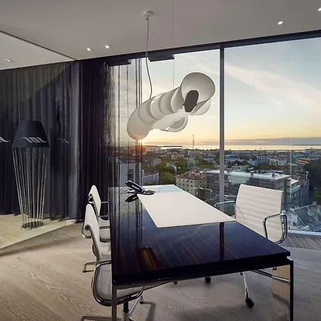 ヒルトン パーク ホテル 4*