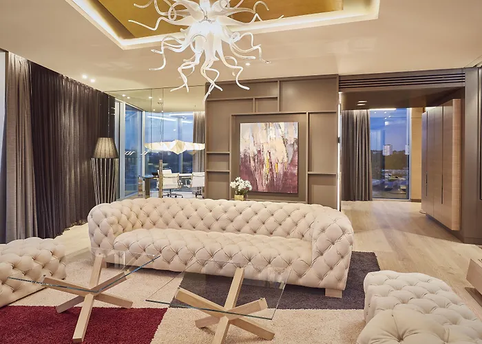 Hilton Park Hotel 4*