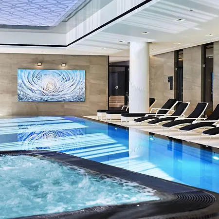 힐튼 파크 호텔 4*