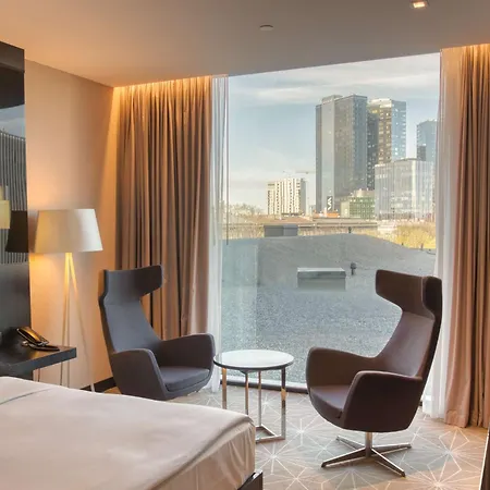 Отель Hilton Park 4*